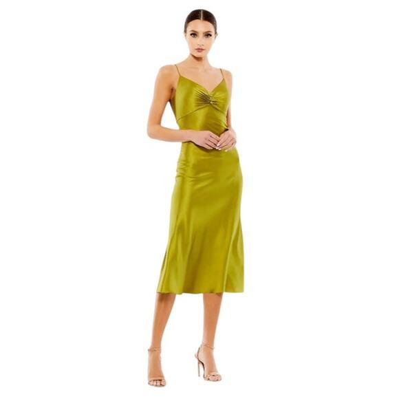 Mac Duggal NEW Size 0 70167 Apple Green Spaghetti Strap Charmeuse Slip Dress - Picture 1 of 12
